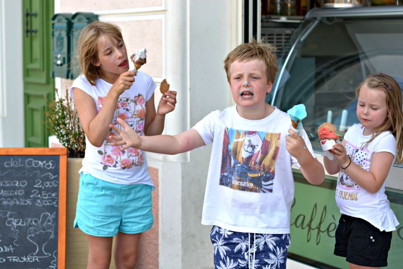 kids eating gelato in cesenatico italy