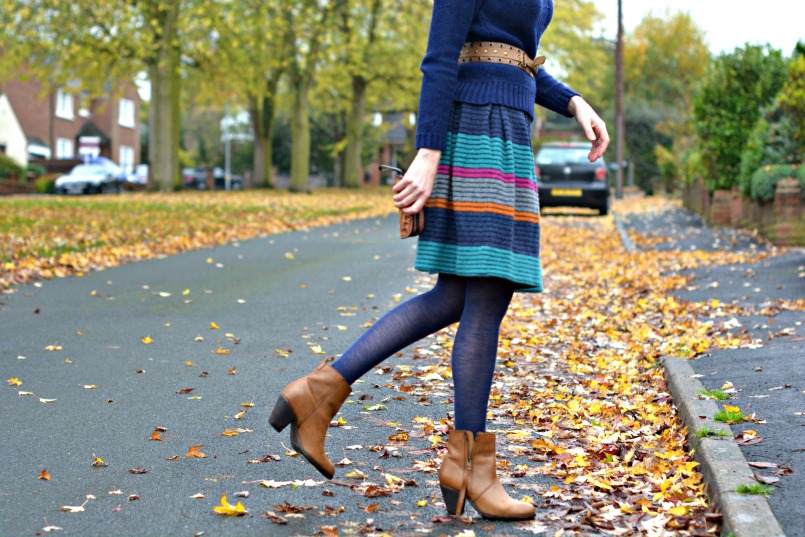 Dune tan ankle boots | Boden blue cable knit jumper | Marc Jacobs wool skirt | accessorise tan waist belt