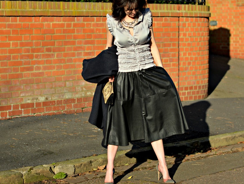 Zara silver ruched sleeveles top | Vintage full black leather midi skirt | Retro silver statement necklace | Maje midnight blue wool coat | 1930s Vintage beaded velvet bag | Gianvito Rossi plexi grey suede pumps