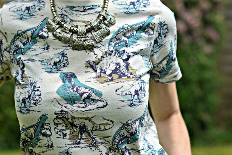 retro silver statement necklace | dino t-shirt