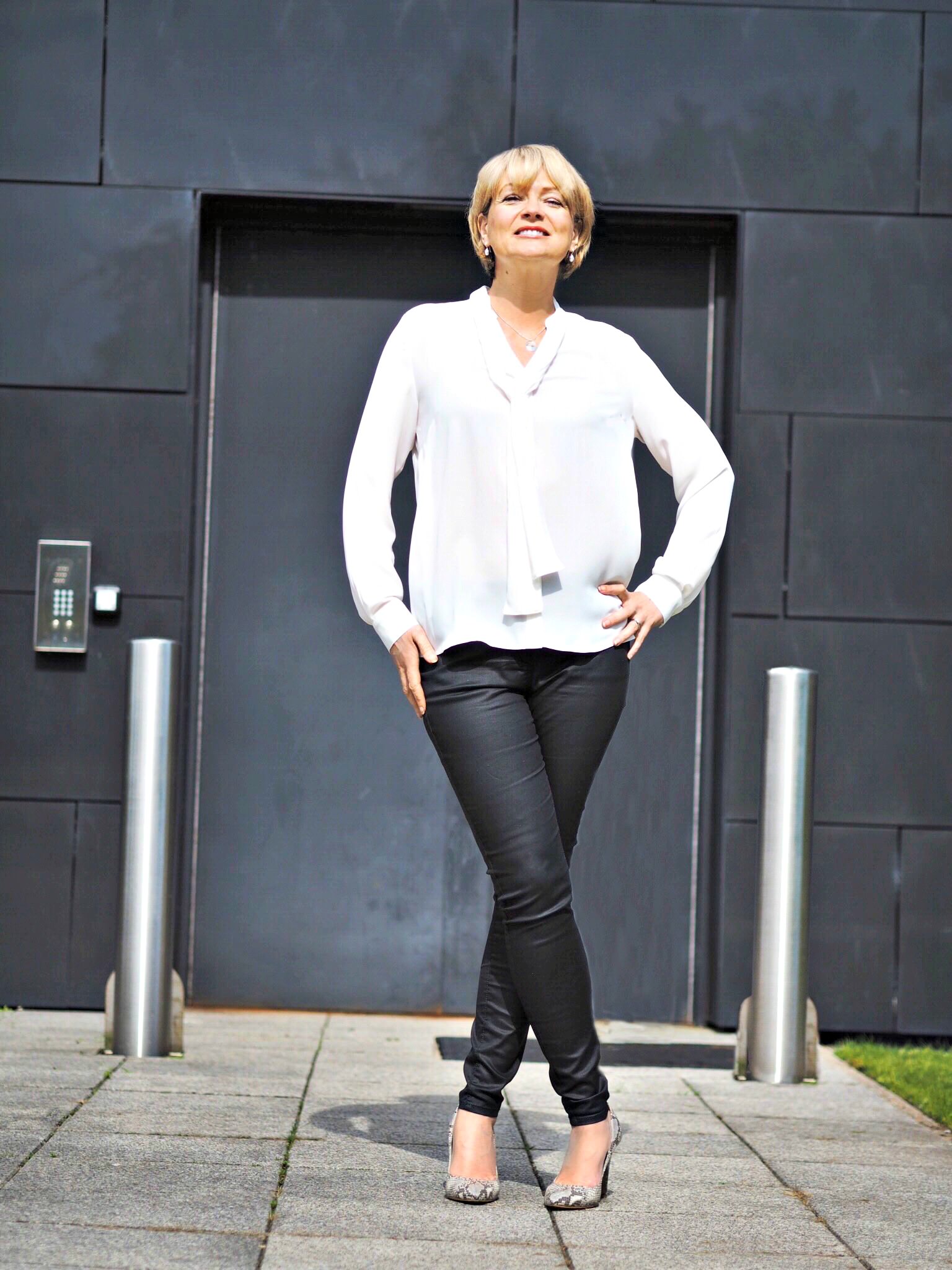 Midlifechic - wearing Marks and Spencer white shirt - The Over 40 Collective White top Challenge