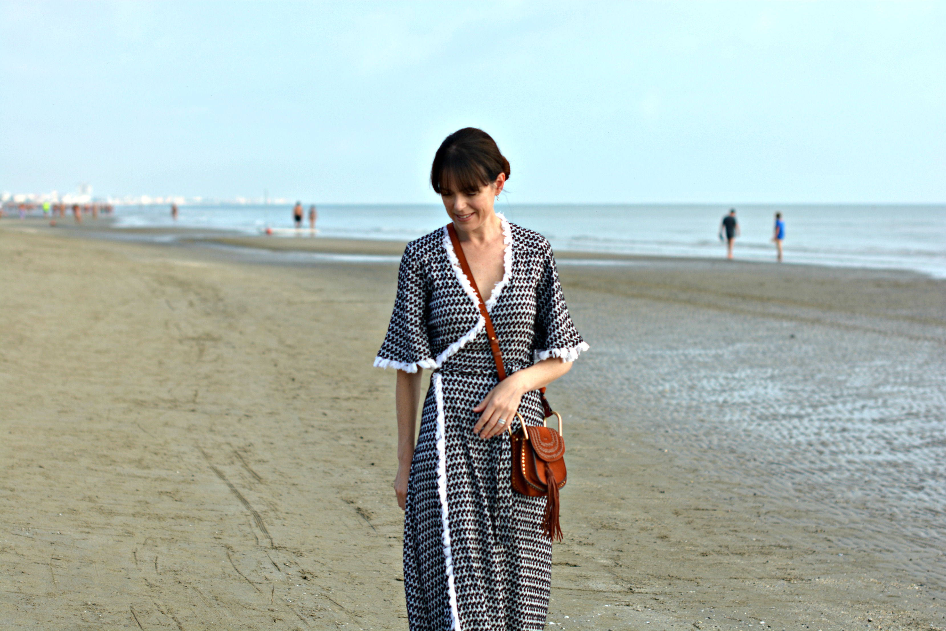 How to wear a Kimono style dress by Dodo bar Or with Chloe Hudson bag | Fashion over 40