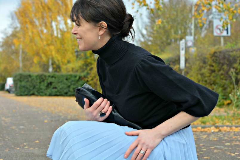 HOW TO WEAR A PLEATED SKIRT IN WINTER MichelleTyler