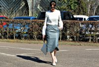 white statement sleeves top FinerLondon| grey leather skirt UrbanCode | grey shoes Zara - How to colour block