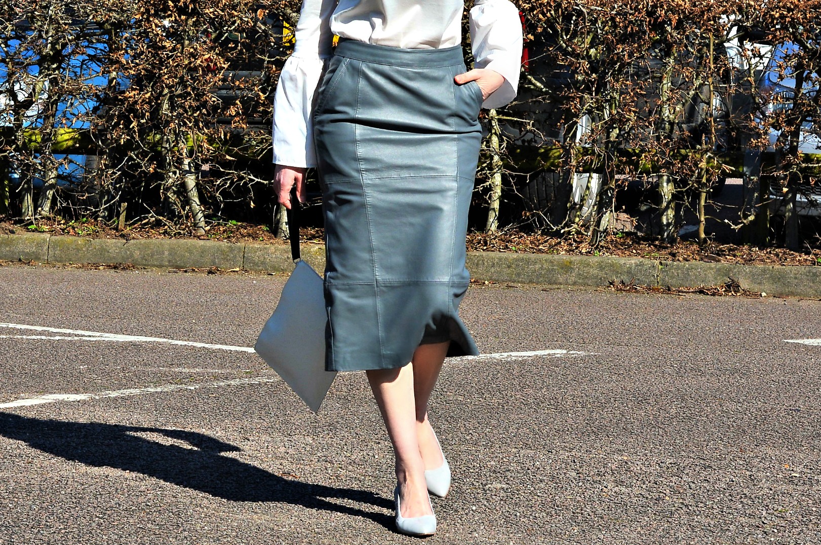 white statement sleeves top FinerLondon| grey leather skirt UrbanCode | grey shoes Zara - How to colour block