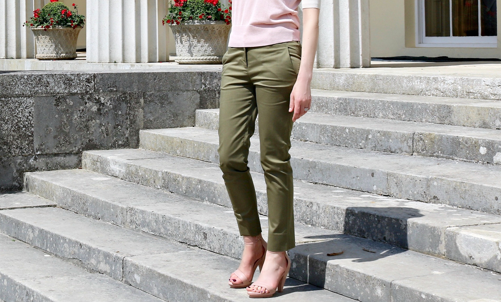 Winser-london-khaki-stretch-cottontwill-trouser-silk-blend-pink-polo-top-retrochicmama-preppy