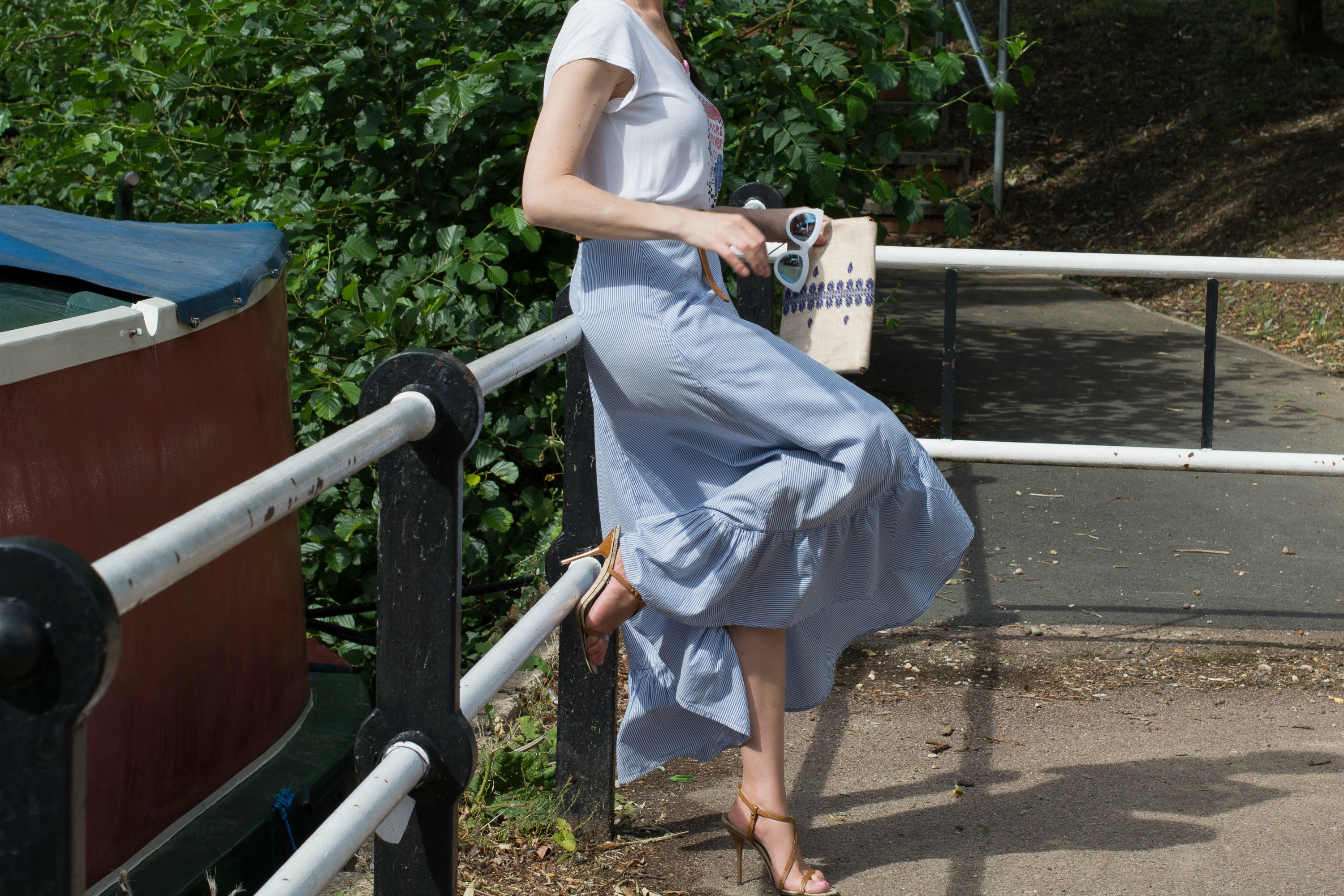 blue-pinstriped-cotton-skirt-gucci-heels