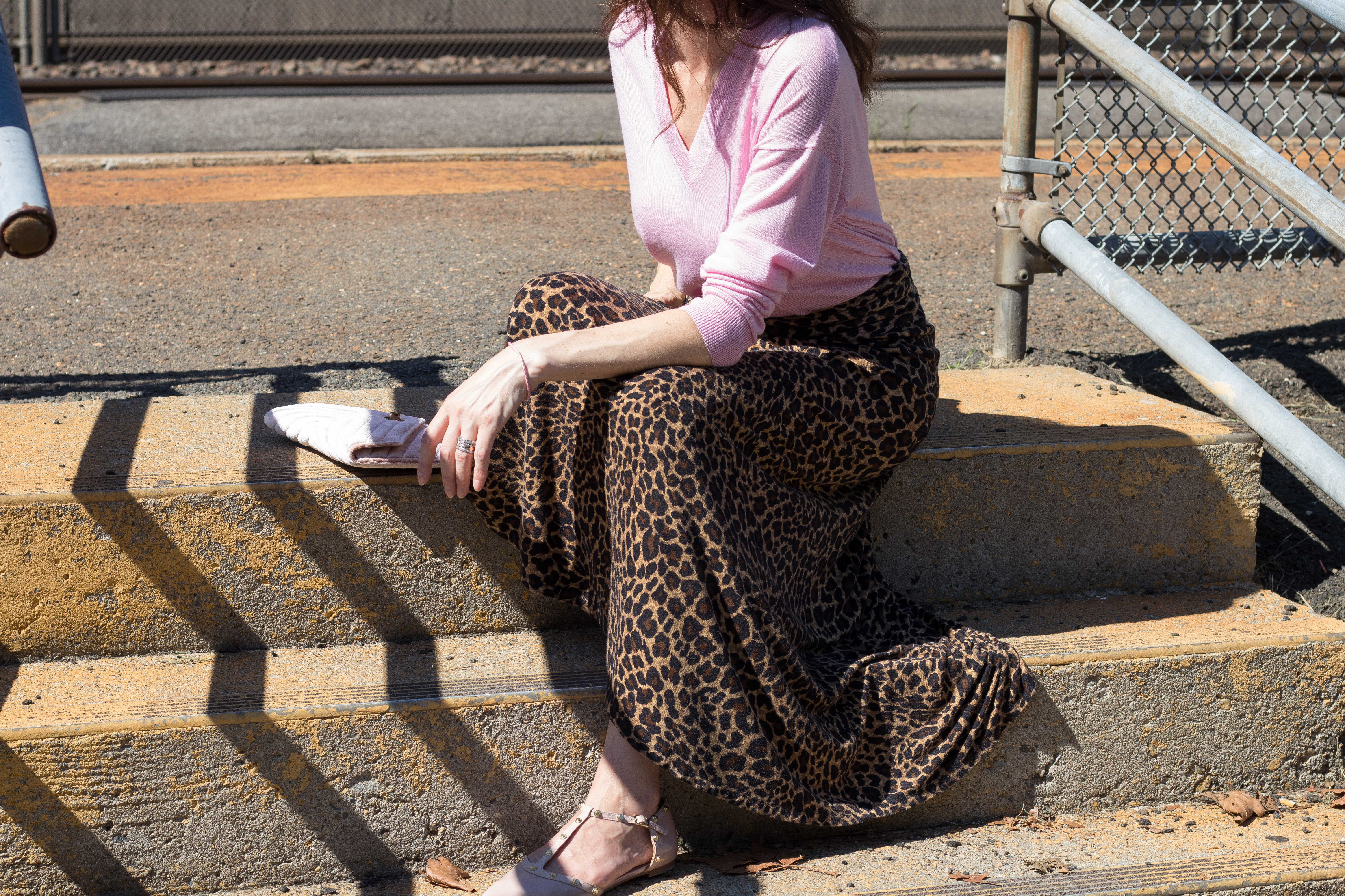 leopard-maxi-skirt-pink-sweater