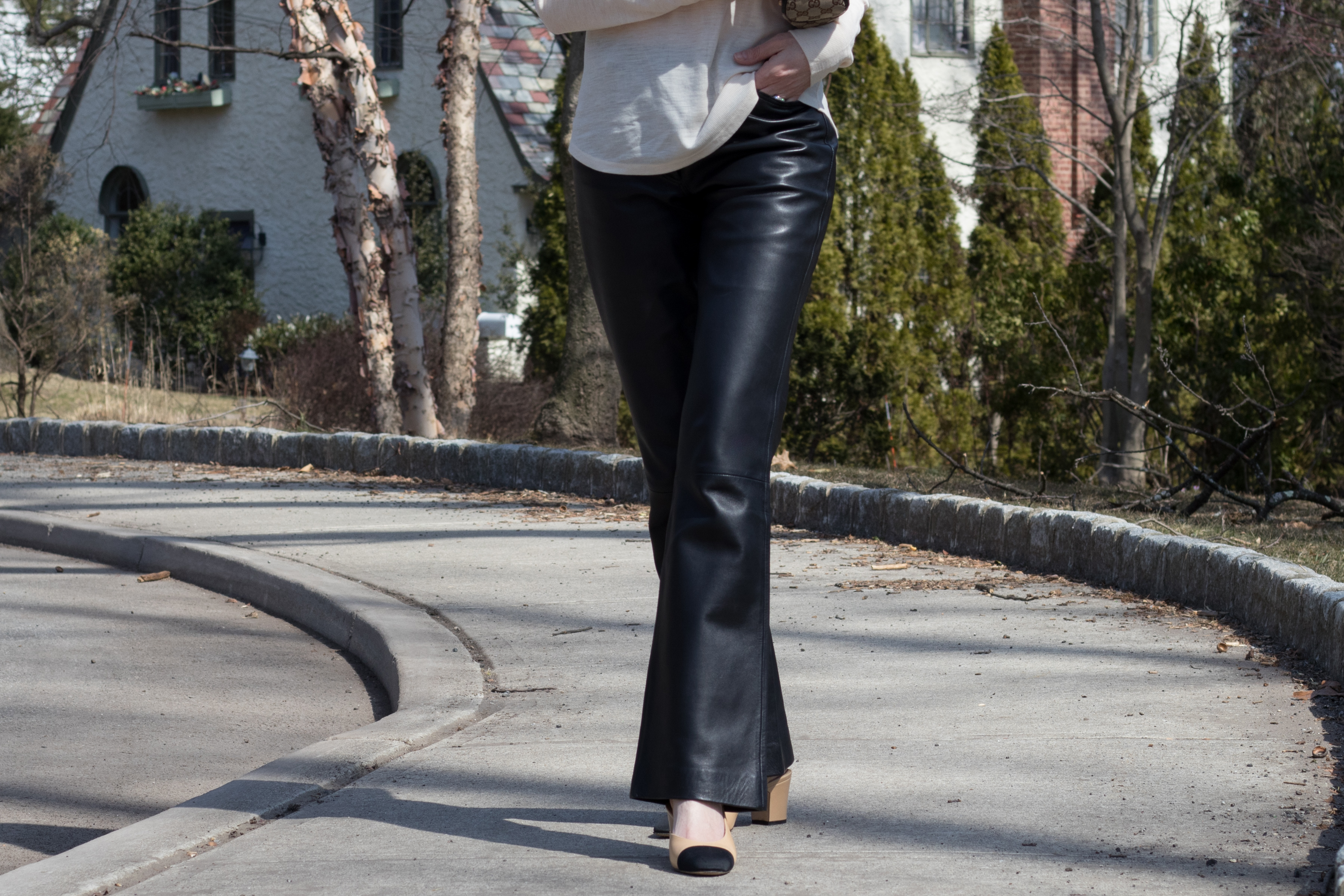 HOW TO STYLE LEATHER PANTS FOR SPRING 