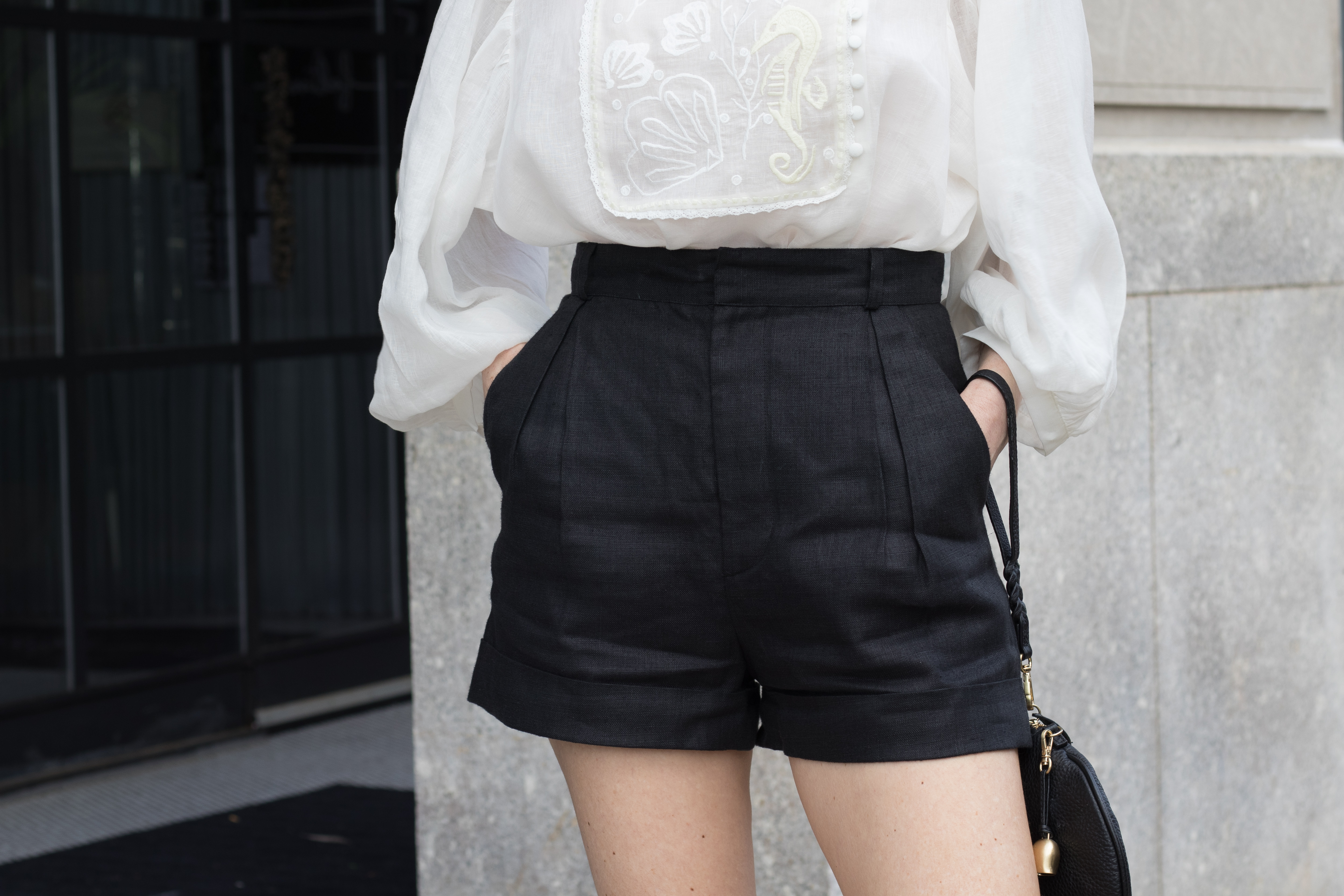 high-waisted-black-linen-shorts