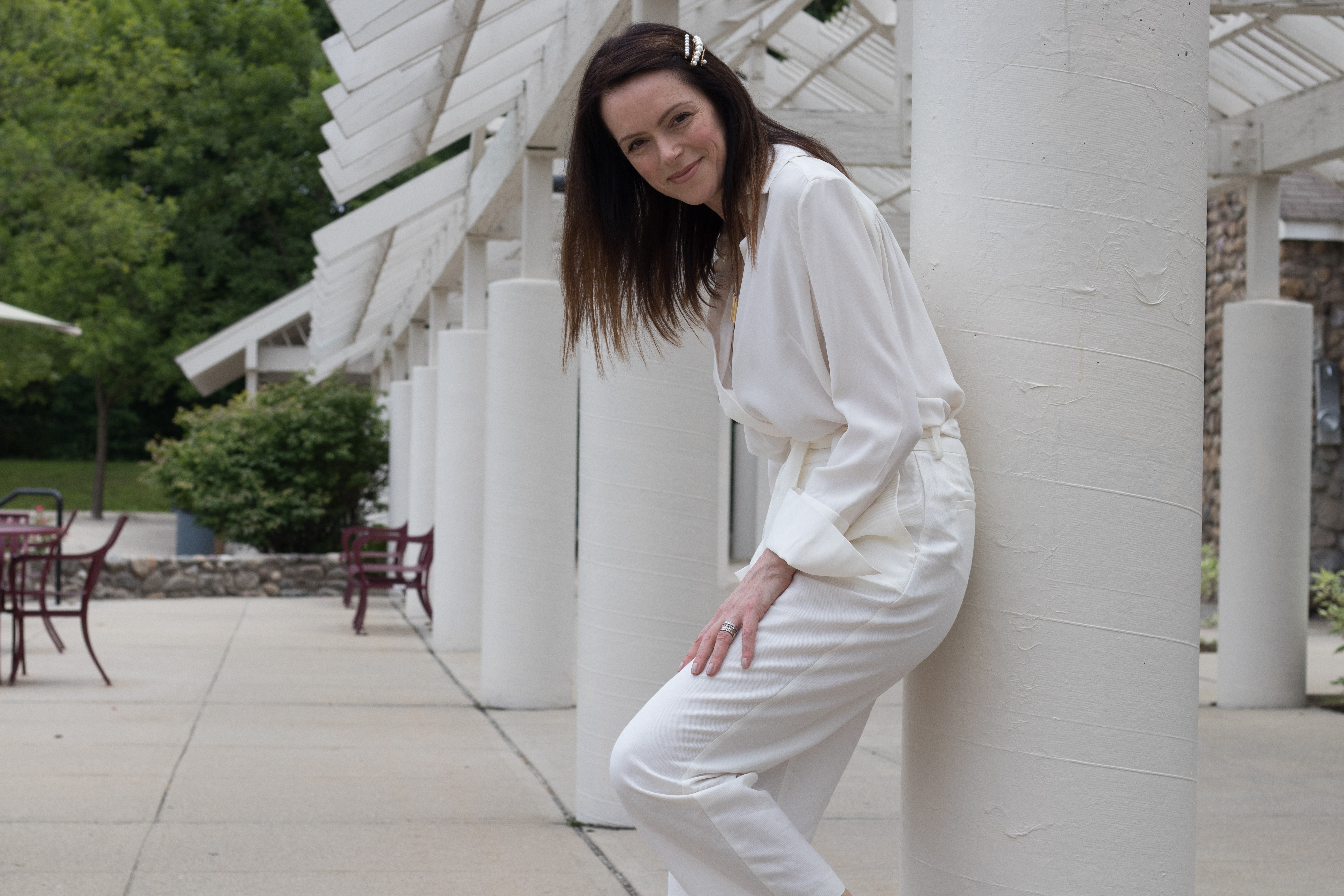 white-silk-blouse-with-white-linen-pants