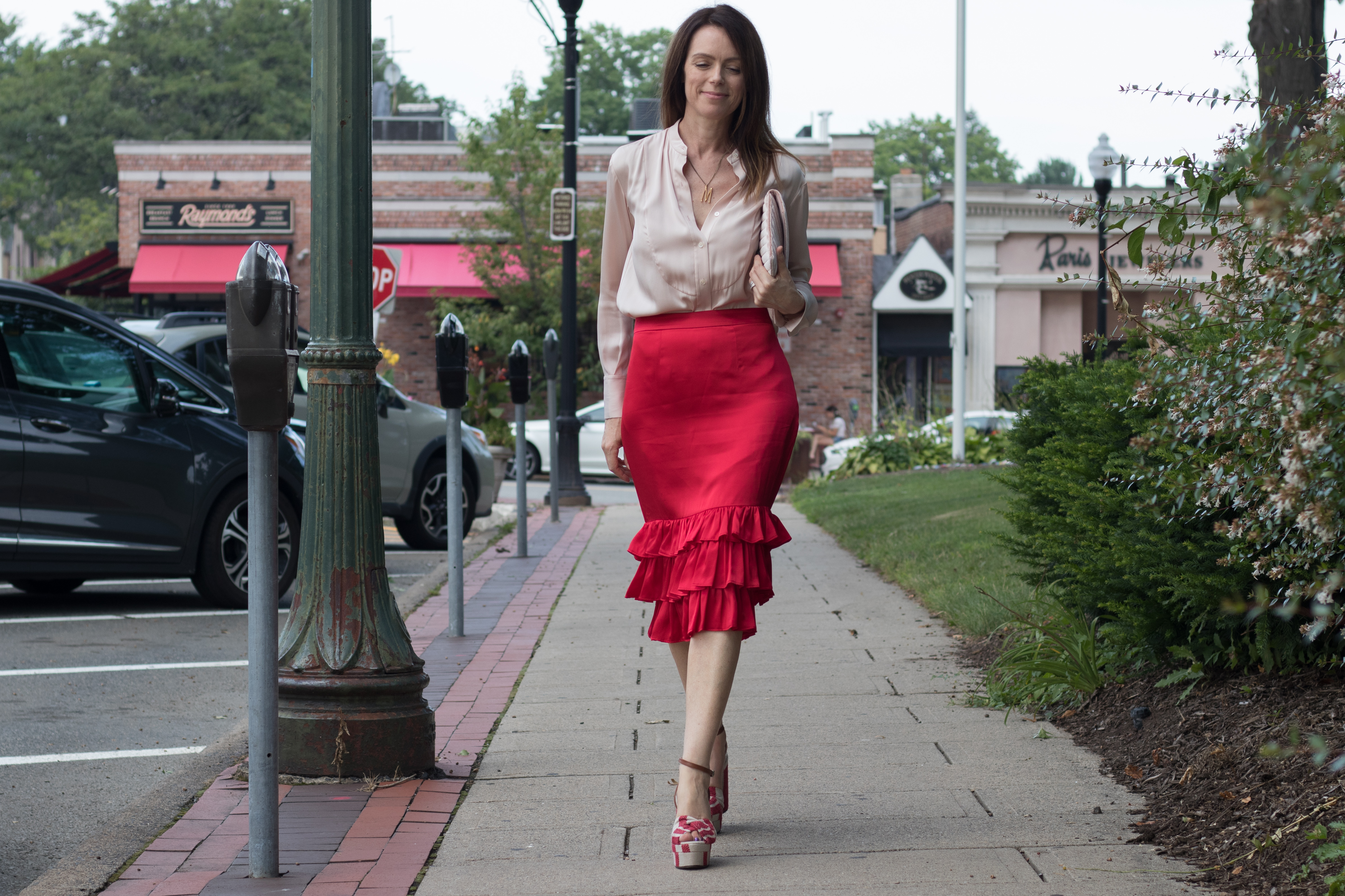 maggie-marilyn-red-ruffle-skirt-rented-from-armoire