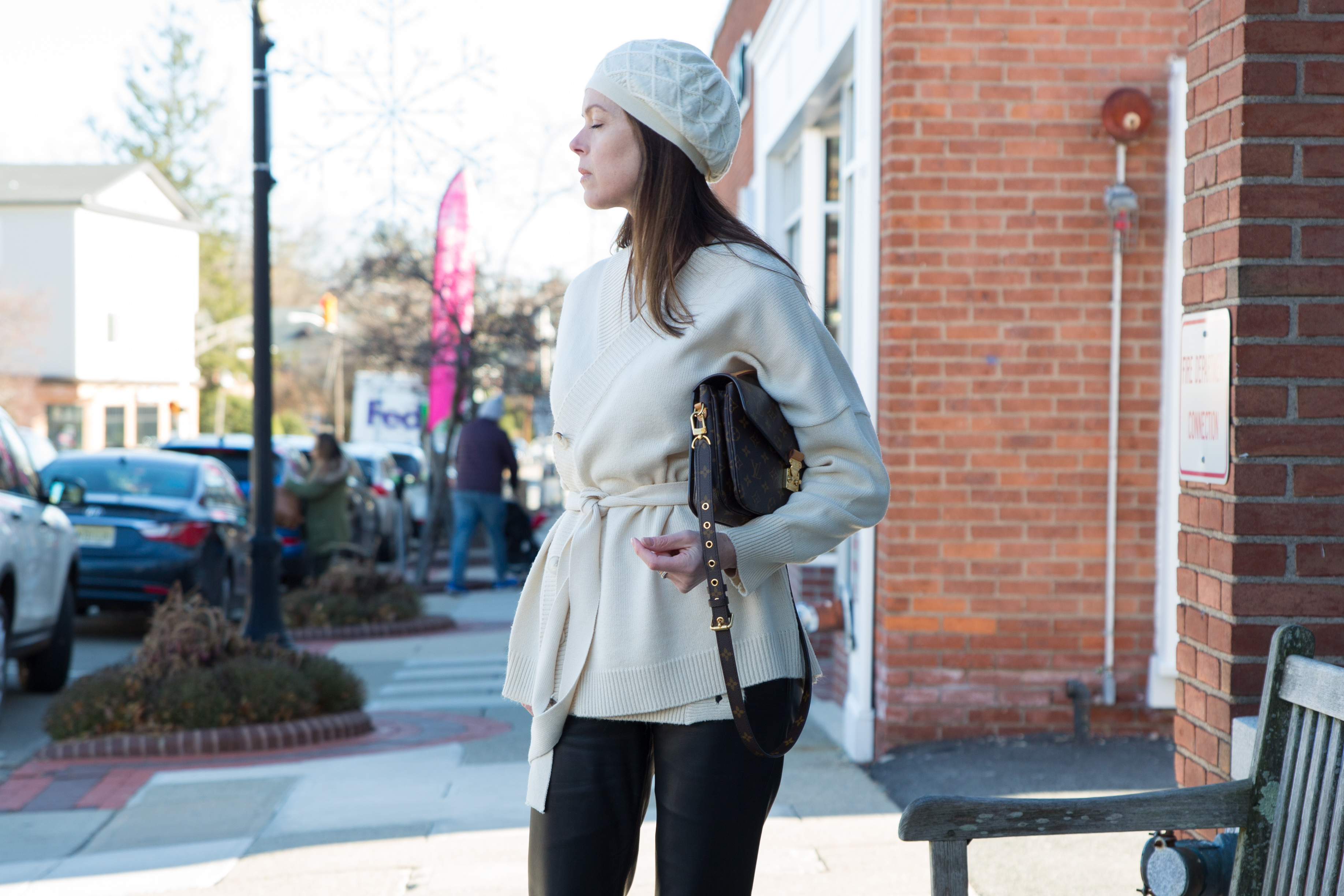 cream-cashmere-beret-over-sized-chunky-cardigan-leather-pants-chanel-two-tone-slingback-shoes-louis-vuitton-metis-bag