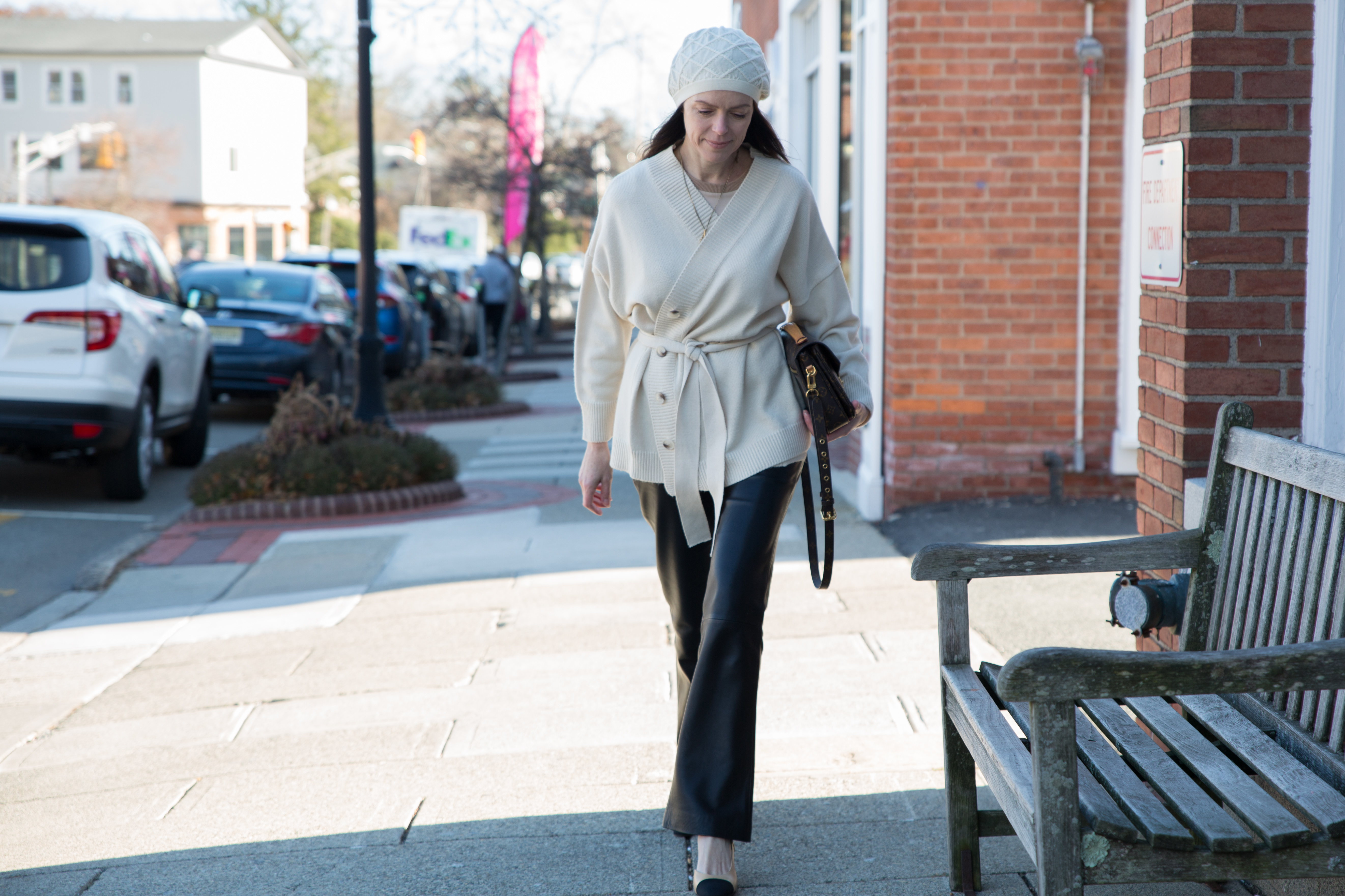 cream-cashmere-beret-over-sized-chunky-cardigan-leather-pants-chanel-two-tone-slingback-shoes-louis-vuitton-metis-bag