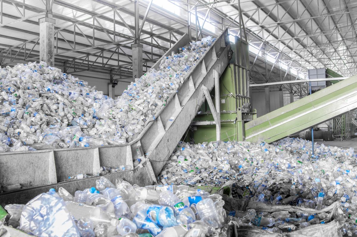 plastic bottle recycling facility